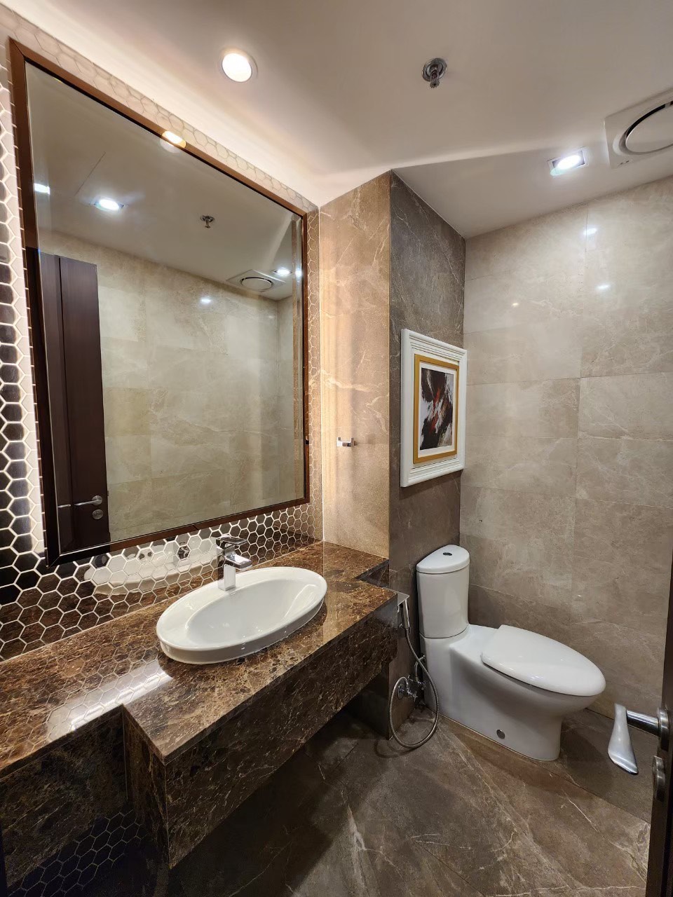 Belgravia Residences - Image 29