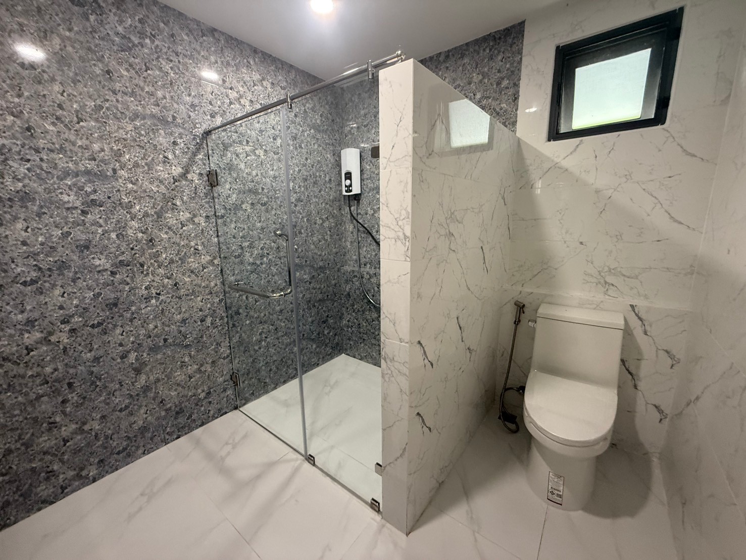 5 Bedroom House For Sale in Nam Phrae, Hang Dong, Chiang Mai - Image 32