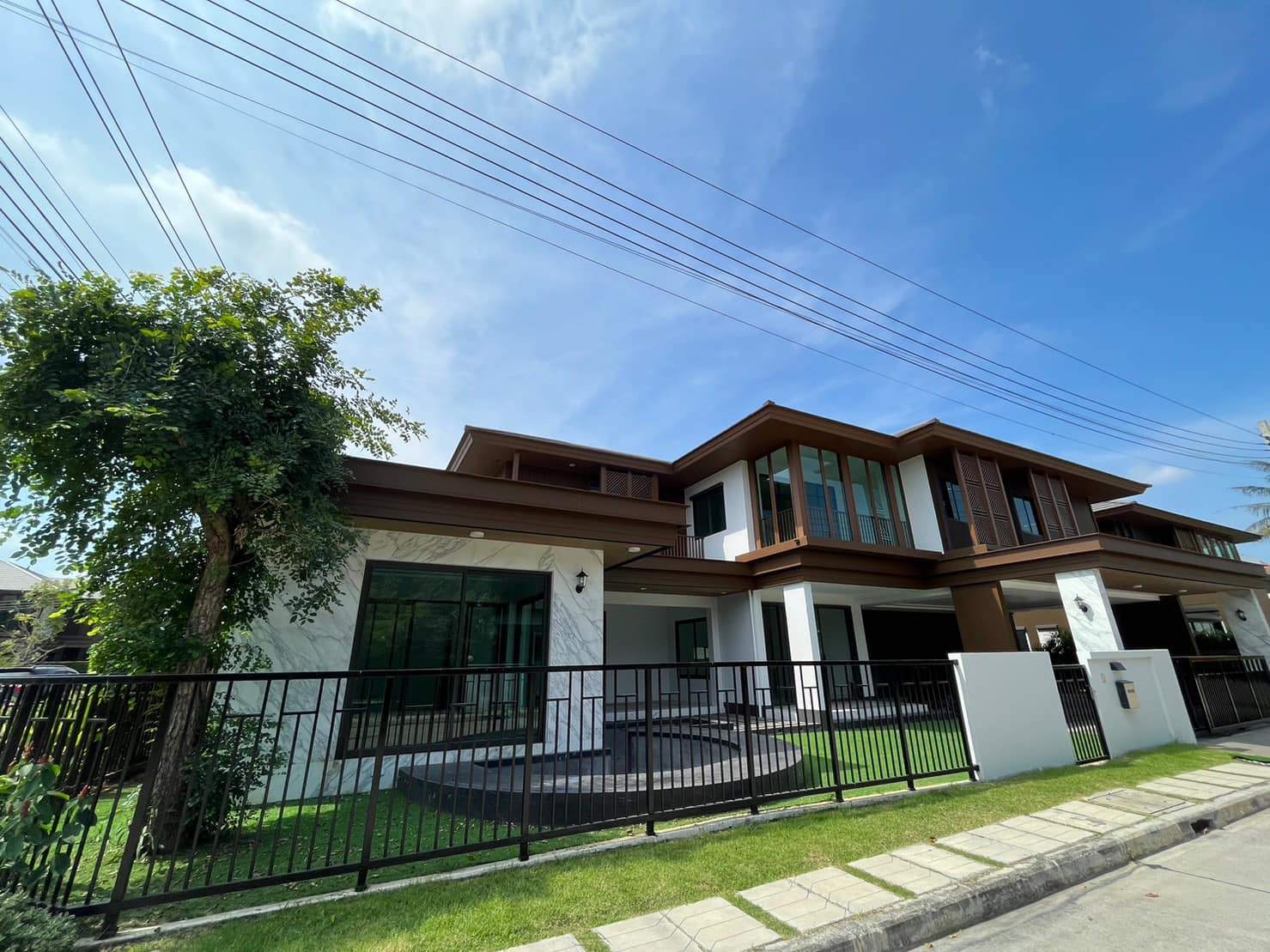 บุราสิริ พัฒนาการ - Image 1