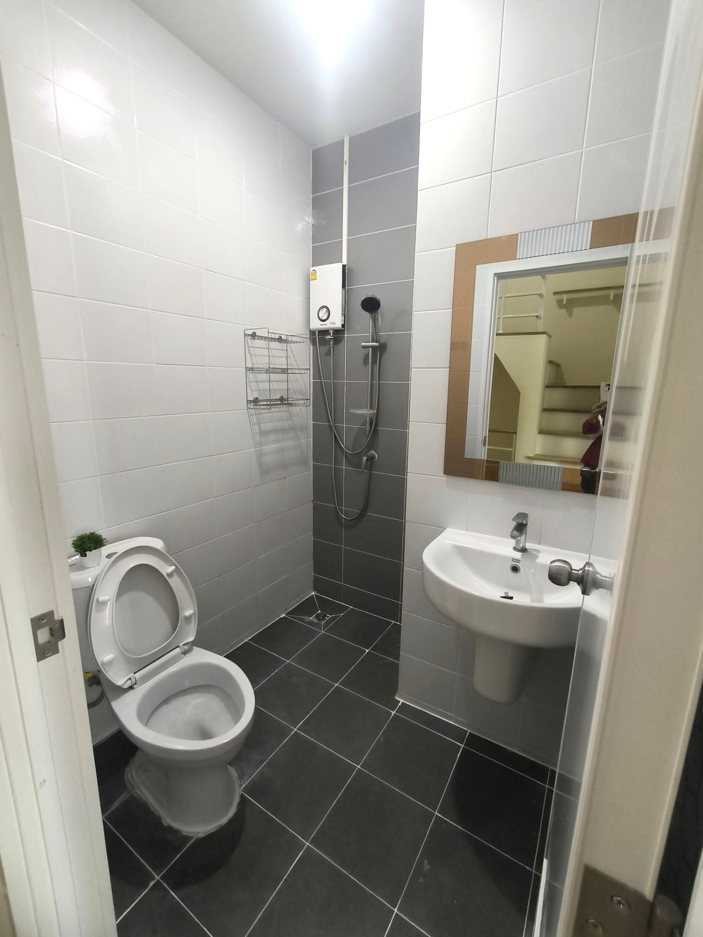 b3f101d5-f3bf-43eb-aed8-c0abfb8817ab