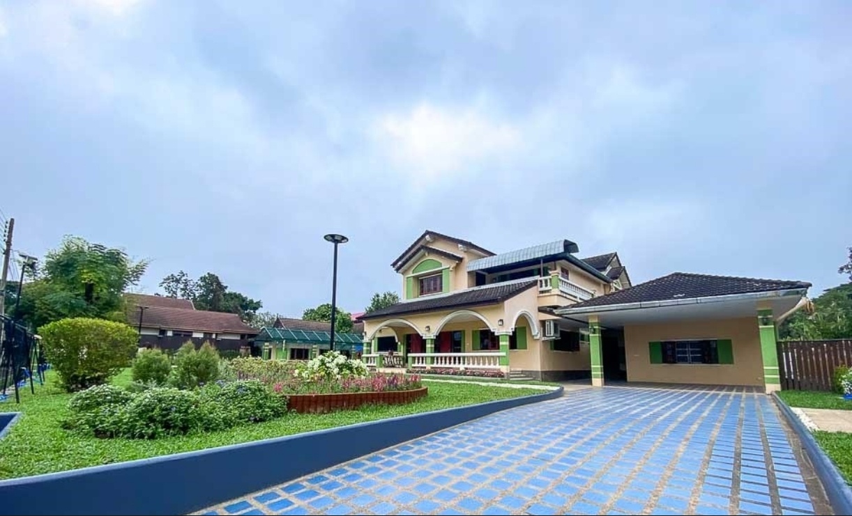 5 Bedroom House For Sale in San Phisuea, Mueang Chiang Mai, Chiang Mai - Image 1