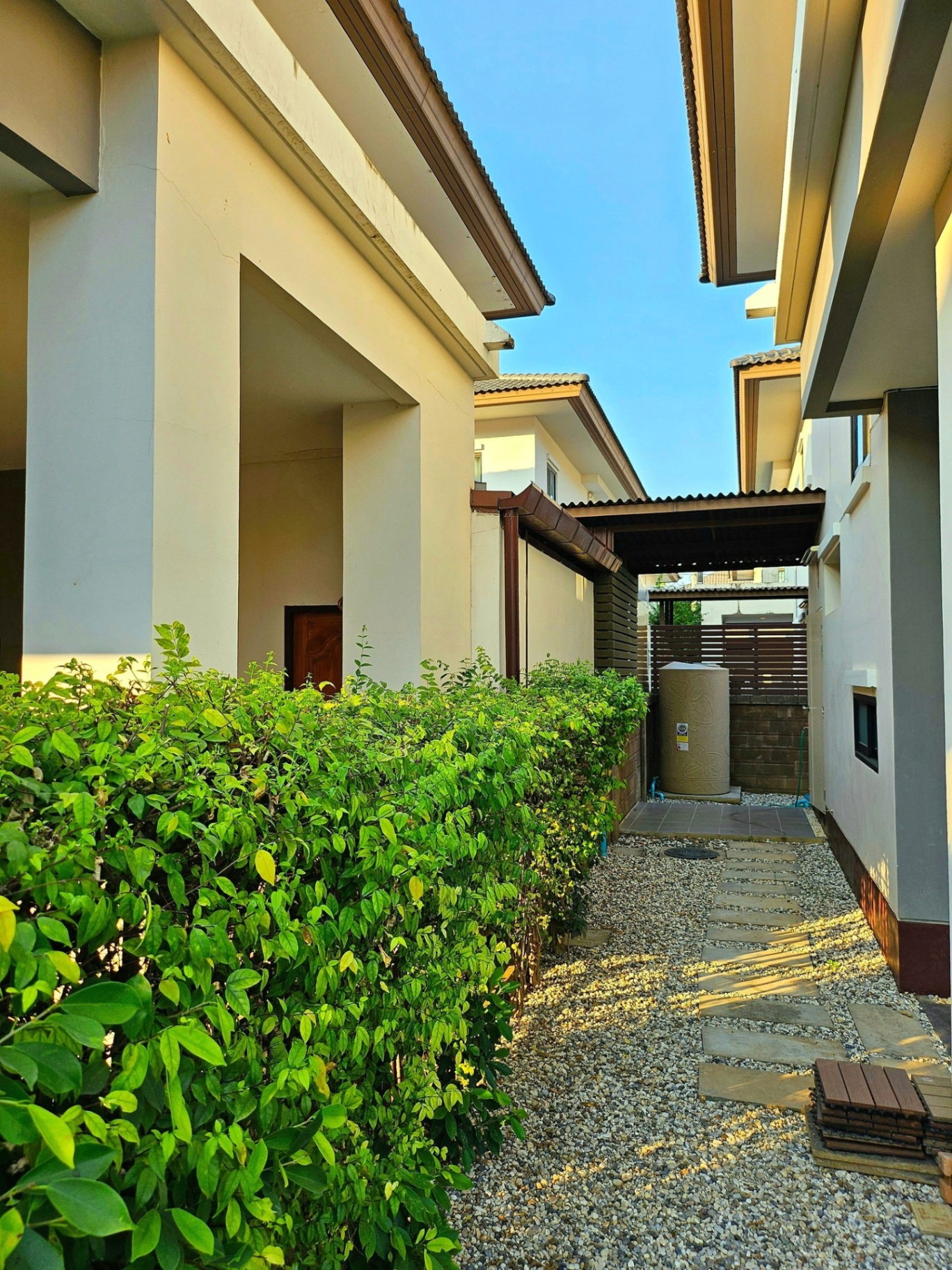 The Oriental (Regent) - Image 8