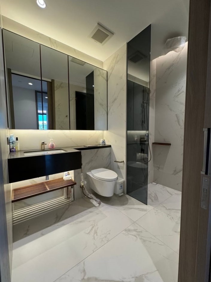 2 Bedroom Condo For Sale in Khlong Tan, Khlong Toei, Bangkok - Image 7