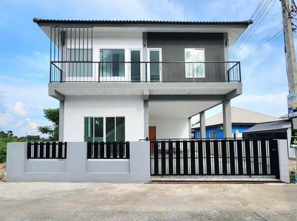 4 Bedroom House For Sale in San Phisuea, Mueang Chiang Mai, Chiang Mai - Image 1