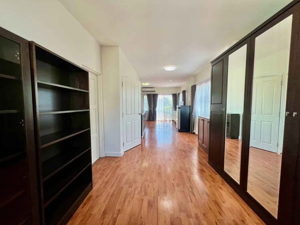 3 Bedroom Townhouse  in Hua Mak, Bang Kapi, Bangkok - Image 12