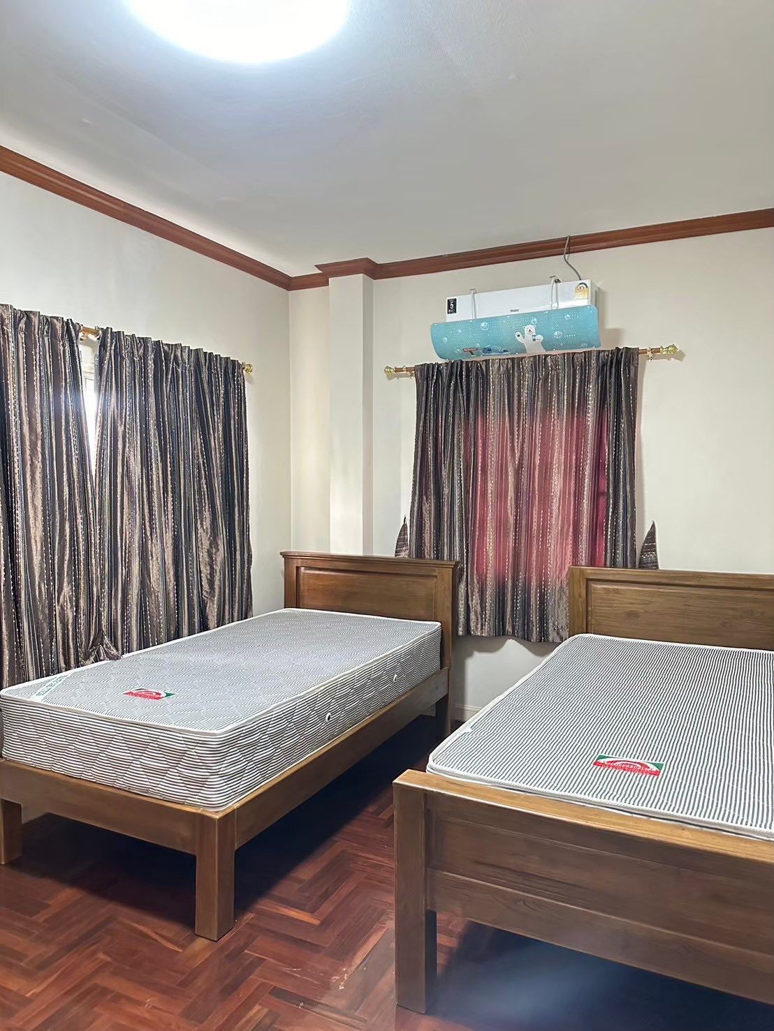 Home in Park - Image 11