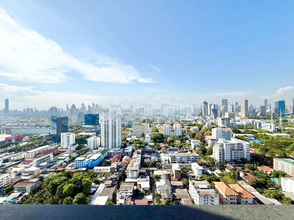 3 Bedroom Condo For Sale in Thung Mahamek, Sathon, Bangkok - Image 9
