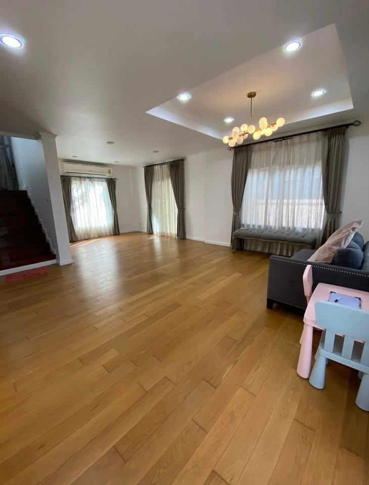 3 Bedroom House For Sale in Saphan Sung, Saphan Sung, Bangkok - Image 3