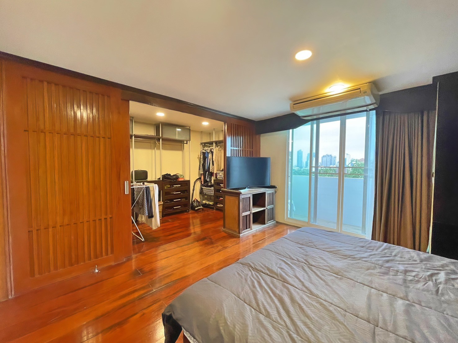 2 Bedroom Condo For Sale in Khlong Tan Nuea, Vadhana, Bangkok - Image 5