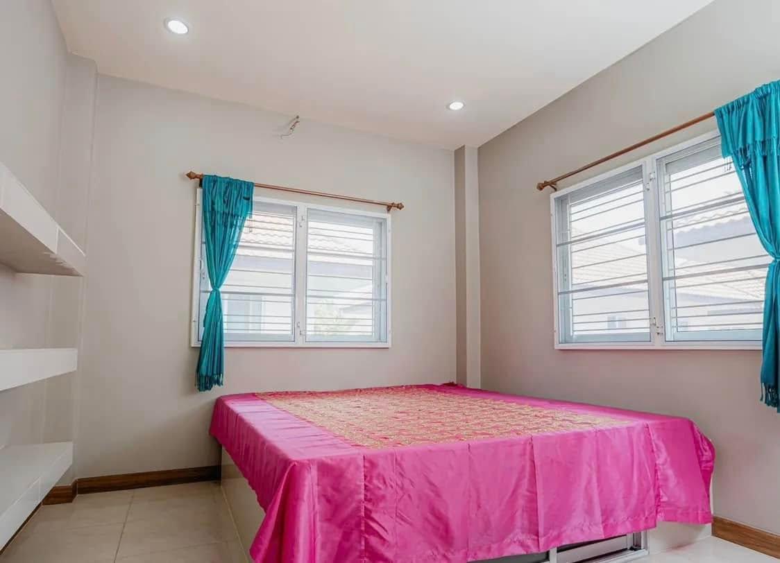 6 Bedroom House For Sale in San Phak Wan, Hang Dong, Chiang Mai - Image 8