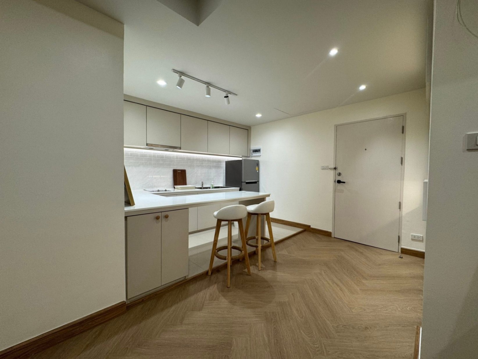1 ห้องนอน คอนโด สำหรับขาย ใน บางกะปิ, ห้วยขวาง, กรุงเทพมหานคร - Image 4