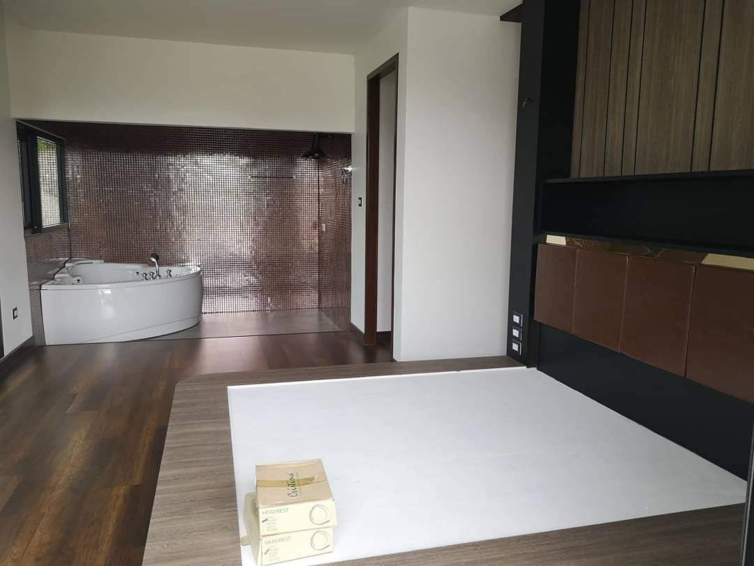 4 Bedroom House For Sale in Chang Phueak, Mueang Chiang Mai, Chiang Mai - Image 12