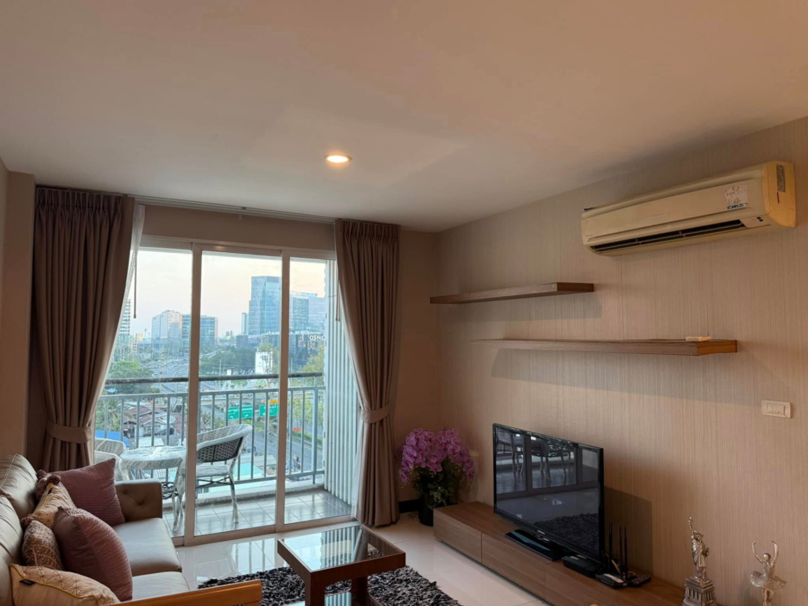 VOQUE Condo Sukhumvit 16 - Image 15