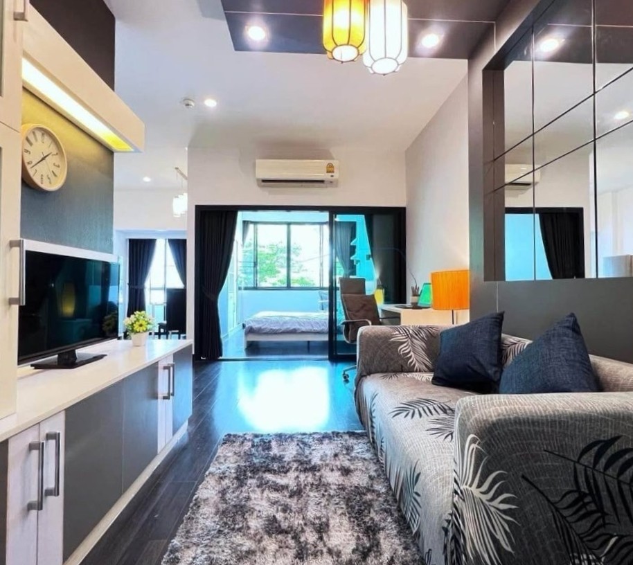 Boat Condo - Image 1