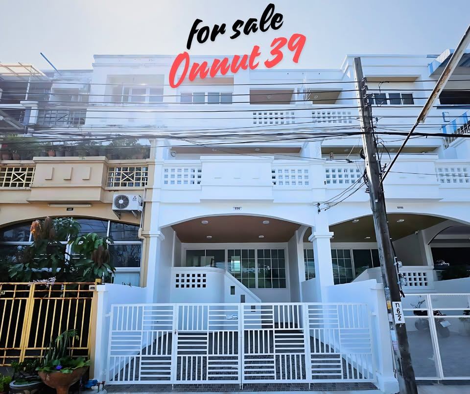 4 Bedroom Townhouse For Sale in Suan Luang, Suan Luang, Bangkok - Image 1