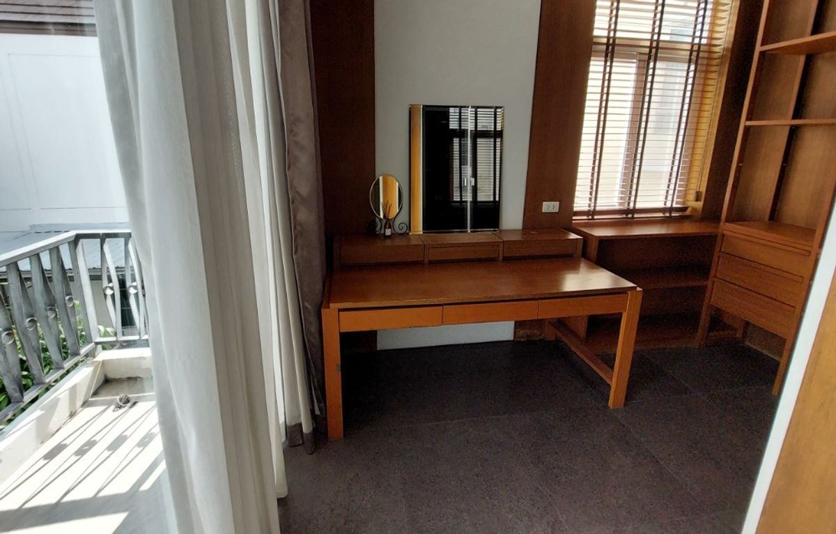 3 Bedroom Townhouse For Sale in Bang Khlo, Bang Kho Laem, Bangkok - Image 8