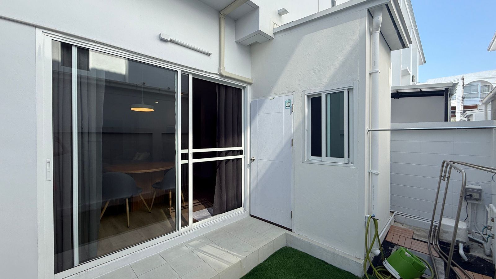 Monotown 3 - San Phi Suea - Image 14