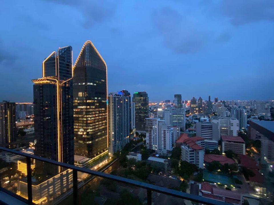 The Lofts Asok by Raimon Land - Image 4