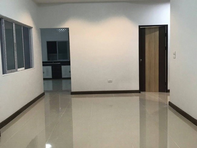 3 Bedroom House For Sale in Hang Dong, Hang Dong, Chiang Mai - Image 3