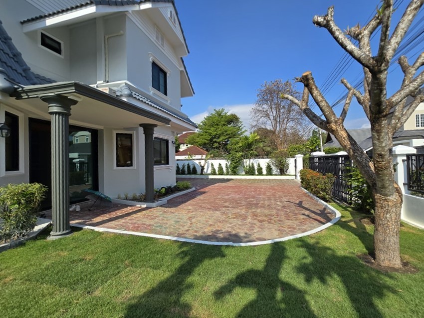 5 Bedroom House For Sale in San Phisuea, Mueang Chiang Mai, Chiang Mai - Image 19