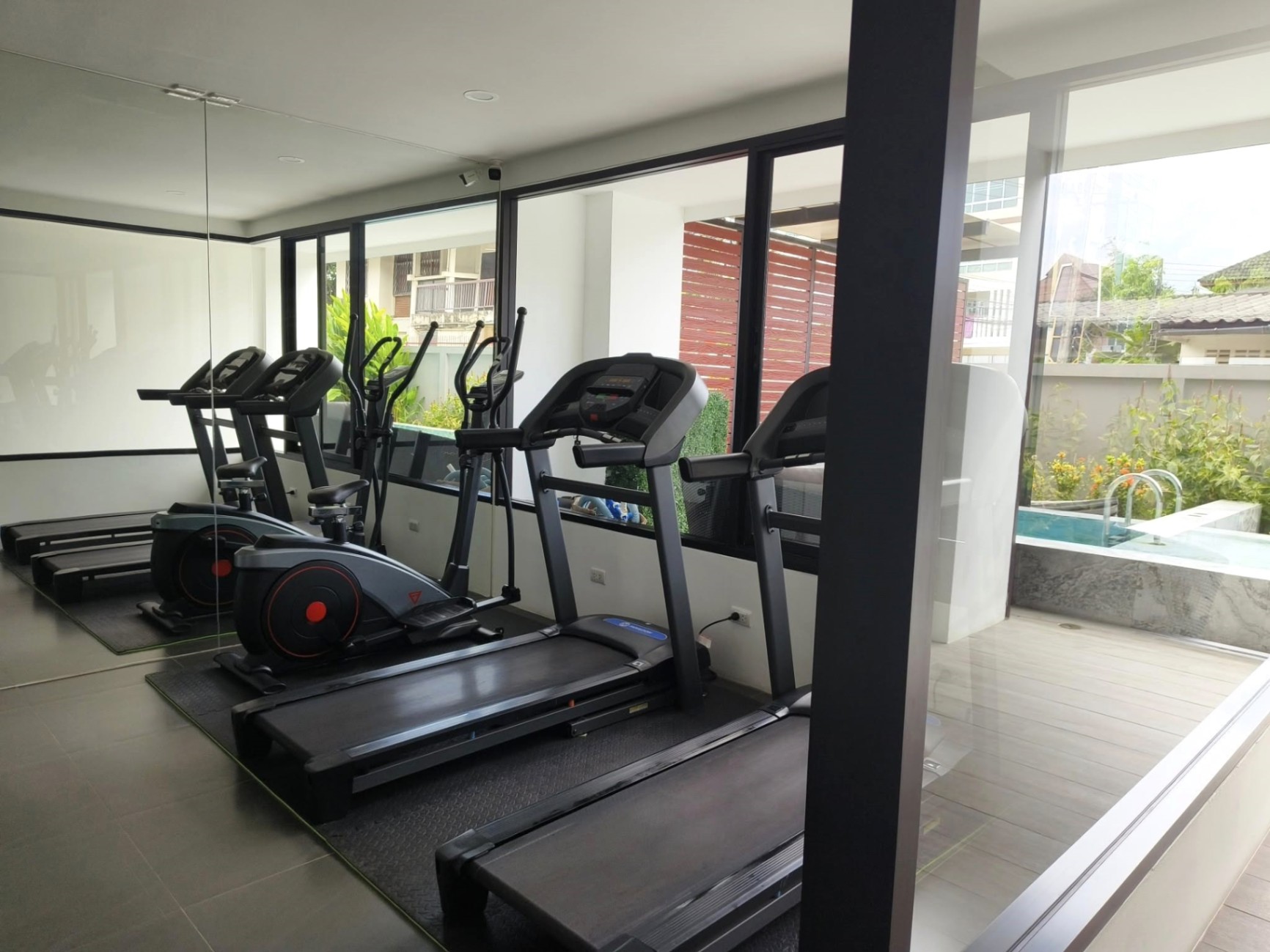 The Fore Condo - Image 8