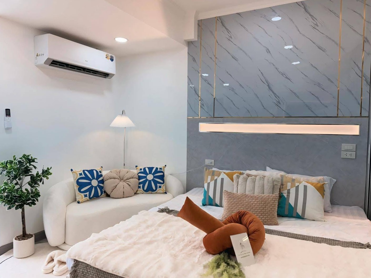 Seven Star Condominium - Image 1