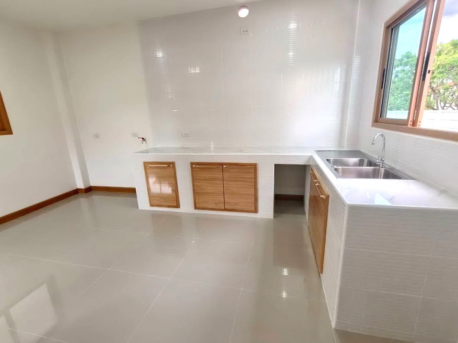 3 Bedroom House For Rent in Ban Waen, Hang Dong, Chiang Mai - Image 4