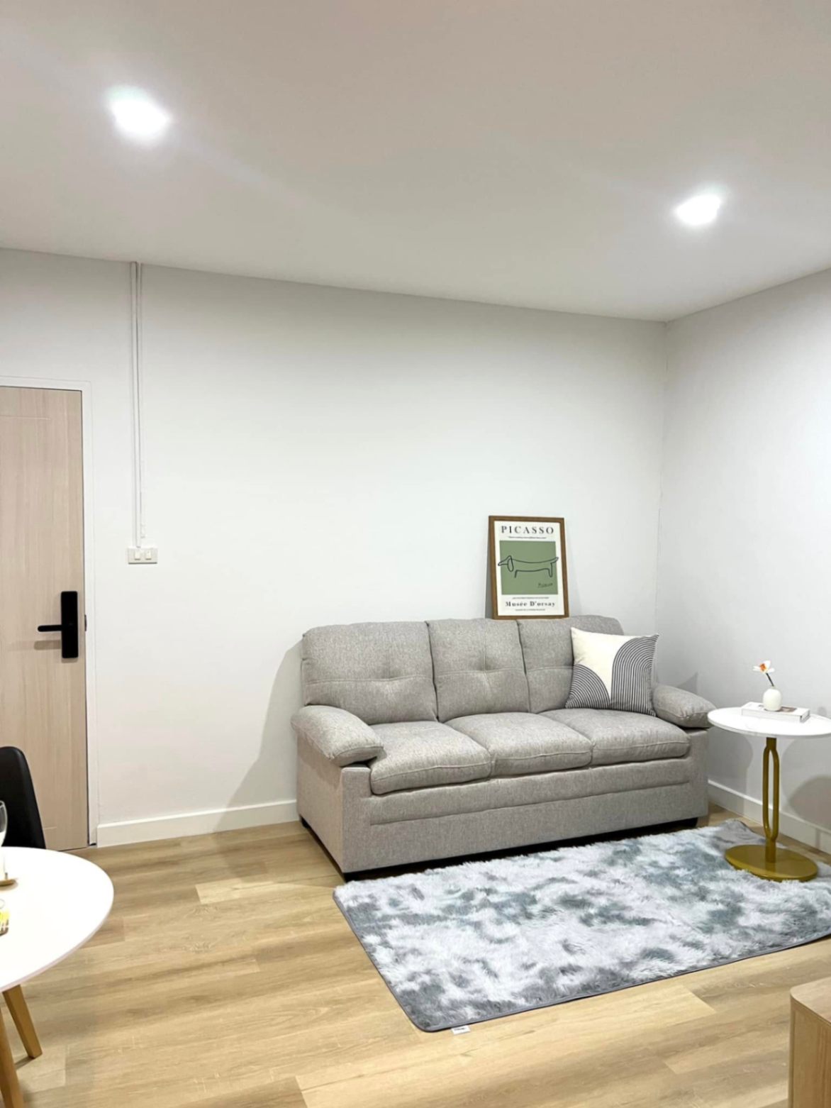 SR Land Condo - Image 11