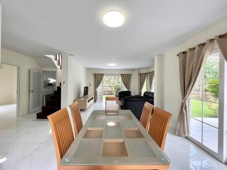 Home in Park - Image 7