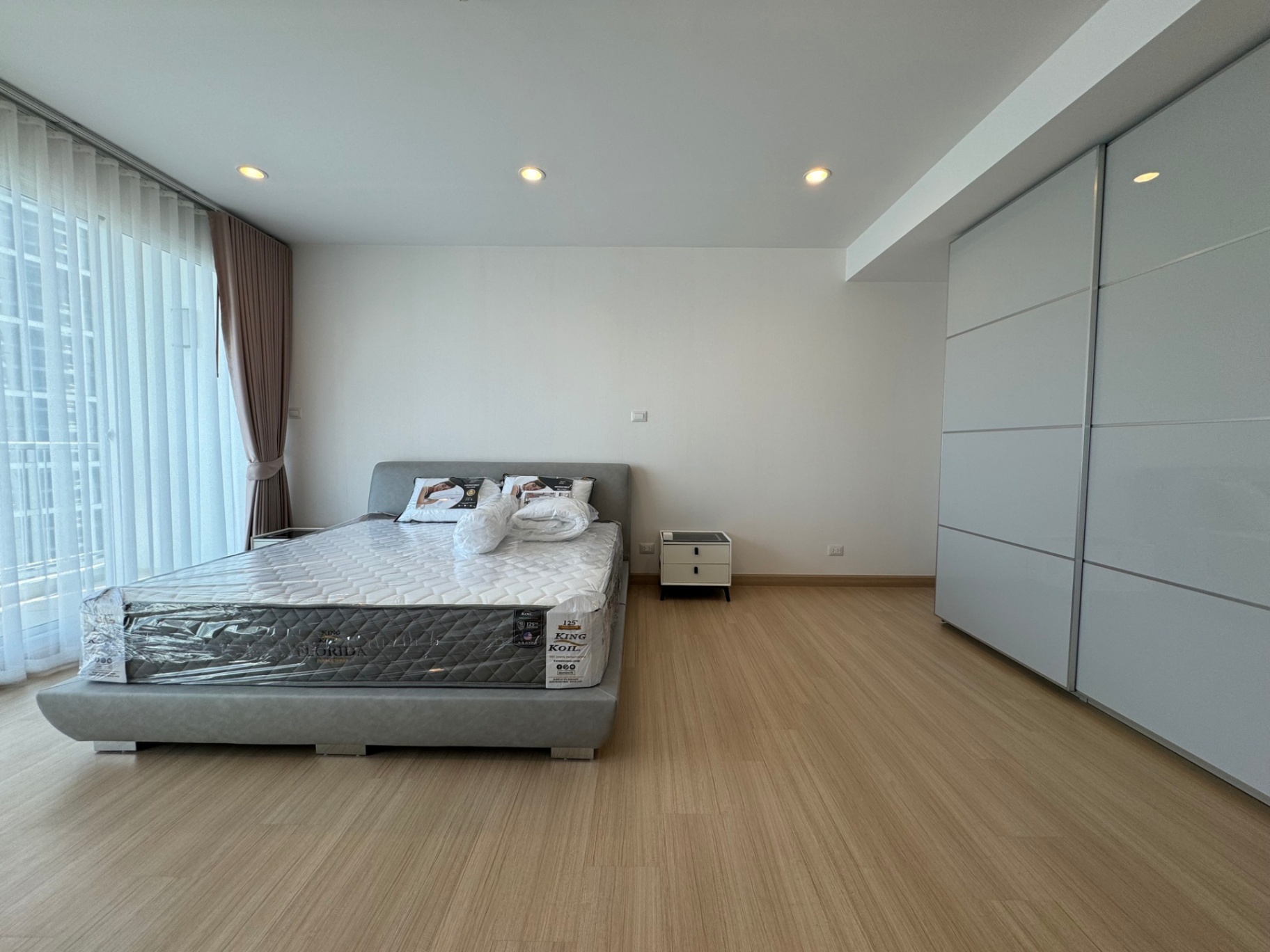 3 Bedroom Condo For Sale in Chong Nonsi, Yan Nawa, Bangkok - Image 14