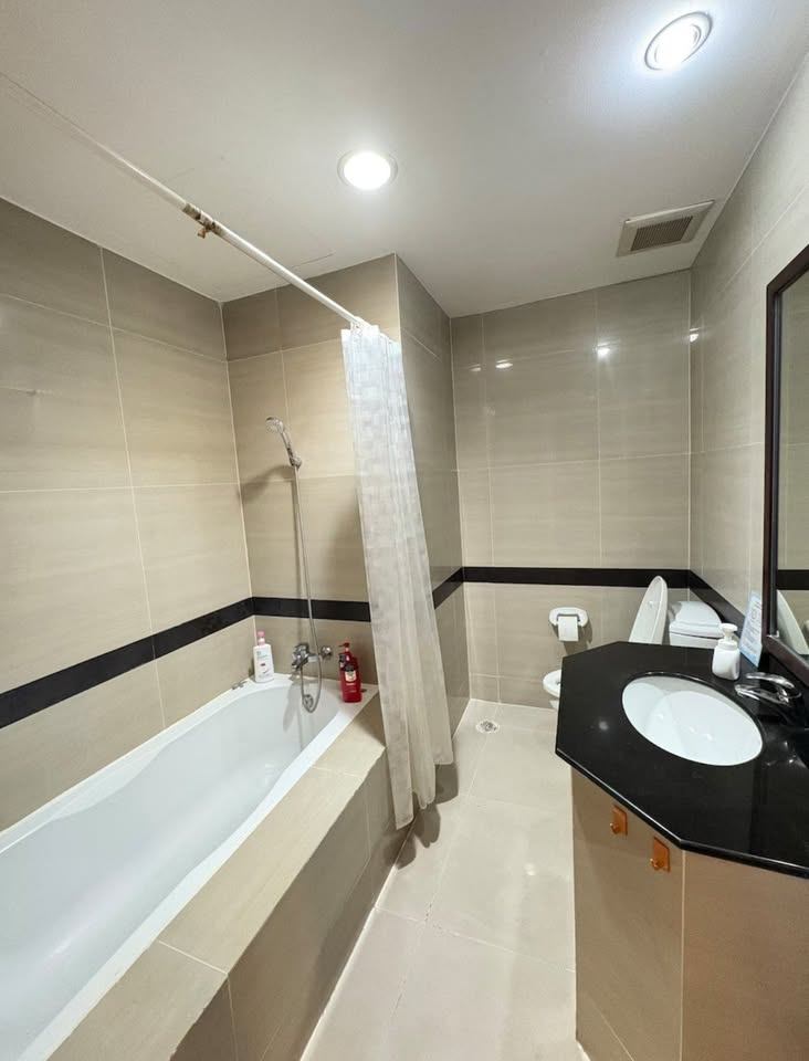 1 Bedroom Condo For Rent in Khlong Tan Nuea, Vadhana, Bangkok - Image 9