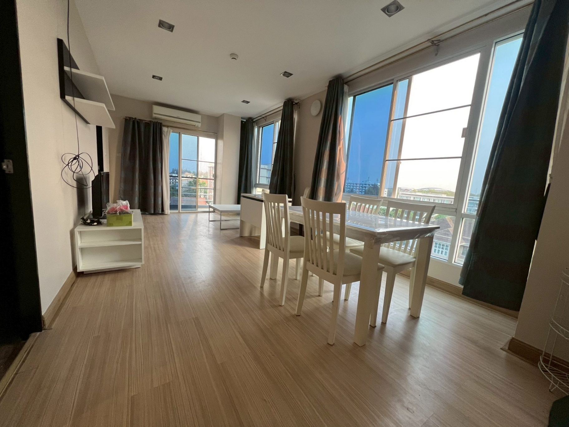 1 ห้องนอน คอนโด สำหรับขาย ใน สุเทพ, เมืองเชียงใหม่, เชียงใหม่ - Image 1
