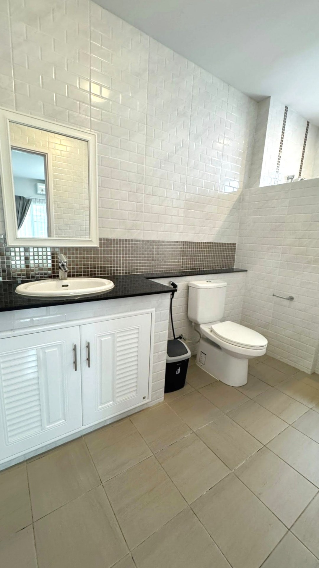 4 Bedroom House For Sale in Ban Waen, Hang Dong, Chiang Mai - Image 16
