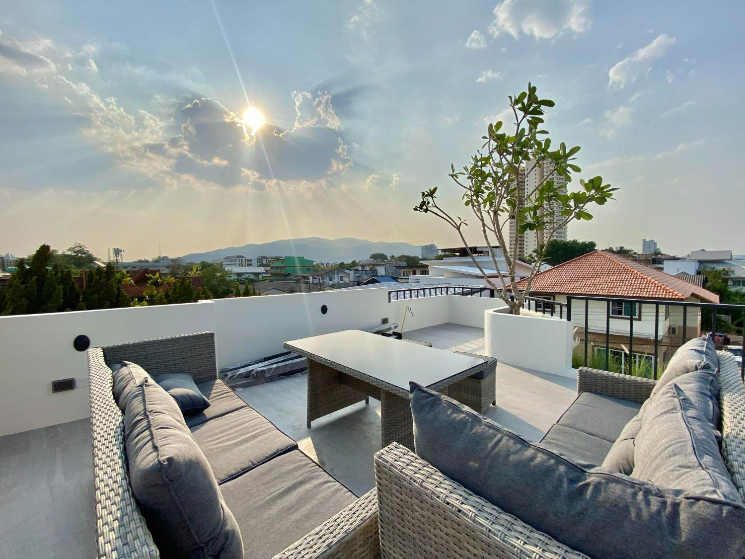 5 Bedroom House For Sale in Wat Ket, Mueang Chiang Mai, Chiang Mai - Image 4