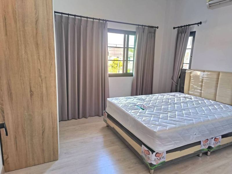 3 卧室 独立房屋  在  - Image 9