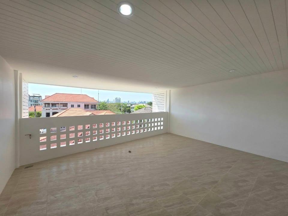 4 Bedroom Townhouse For Sale in Suan Luang, Suan Luang, Bangkok - Image 16