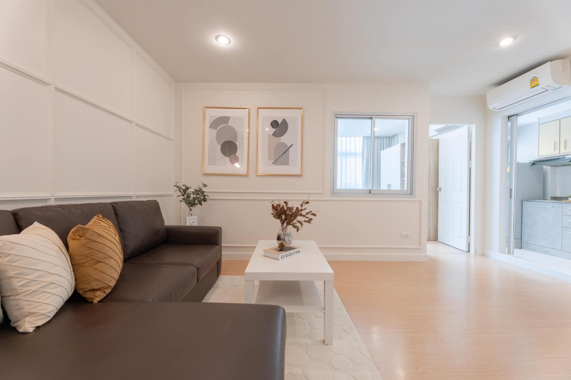 1 Bedroom Condo For Sale in Huai Khwang, Huai Khwang, Bangkok - Image 3