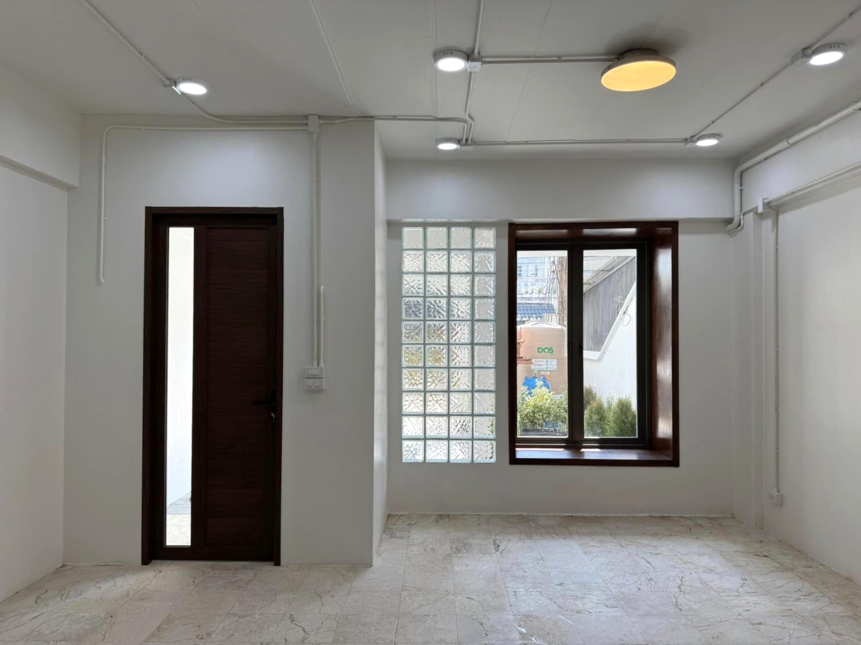 4 Bedroom Townhouse For Sale in Chang Khlan, Mueang Chiang Mai, Chiang Mai - Image 2