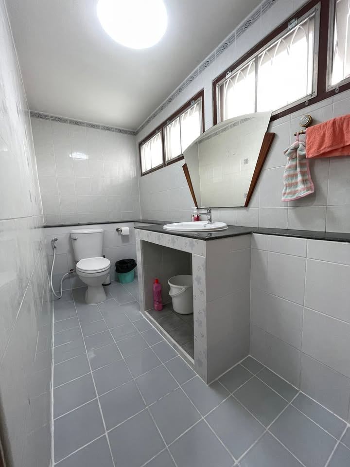 Mueang Thong 2 Phase 3 Village - Image 14
