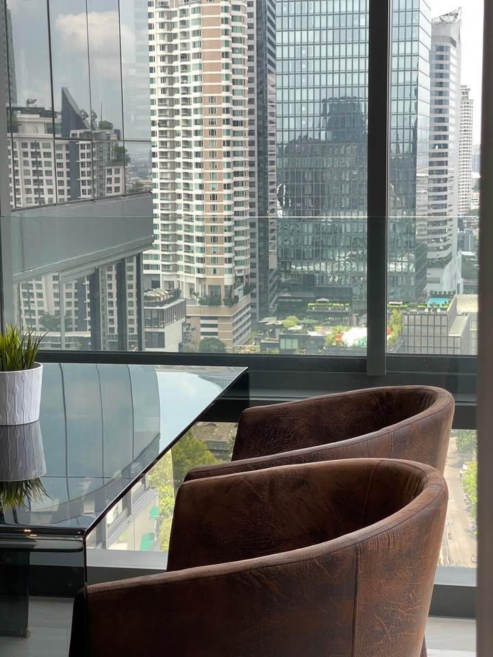 Ashton Silom - Image 5