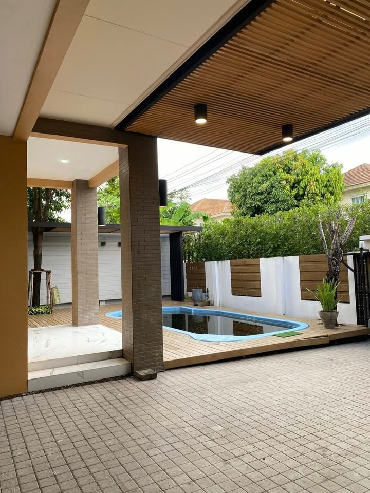 3 Bedroom House For Sale in Saphan Sung, Saphan Sung, Bangkok - Image 7