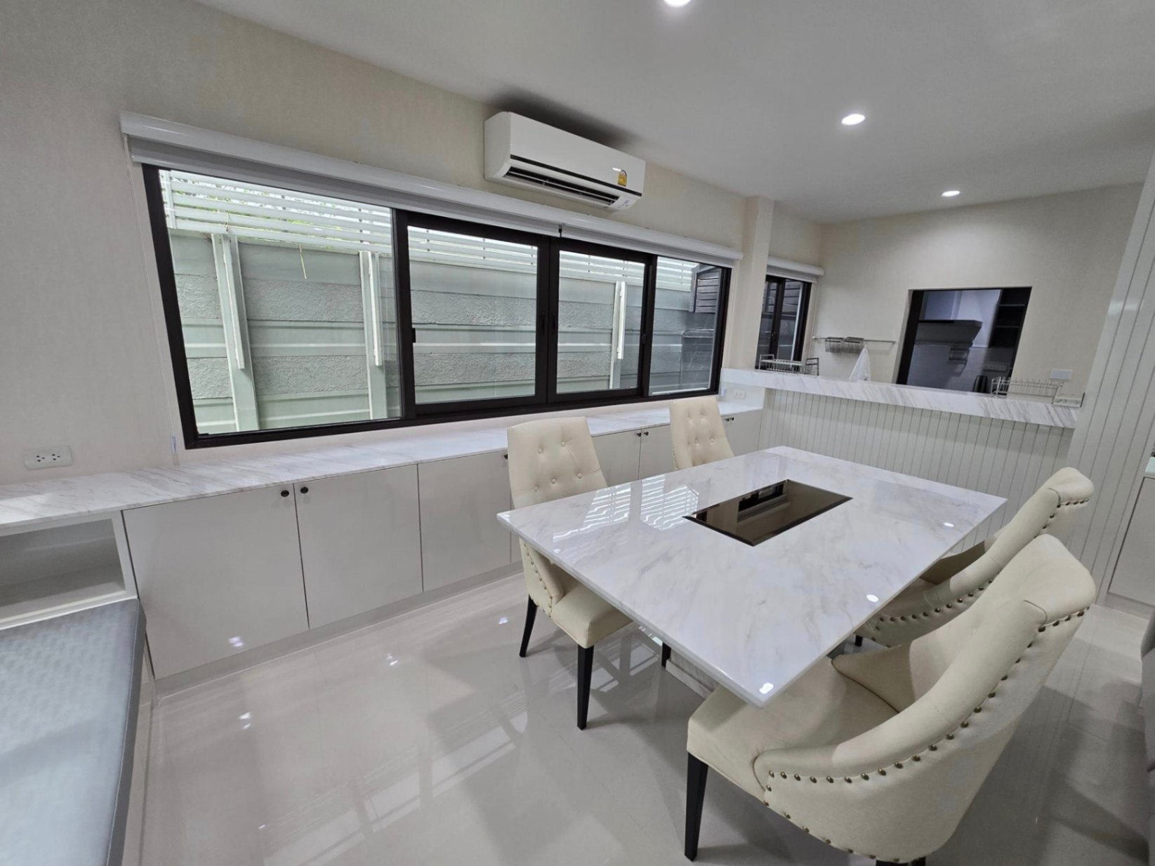 4 Bedroom House For Sale in Saphan Sung, Saphan Sung, Bangkok - Image 3