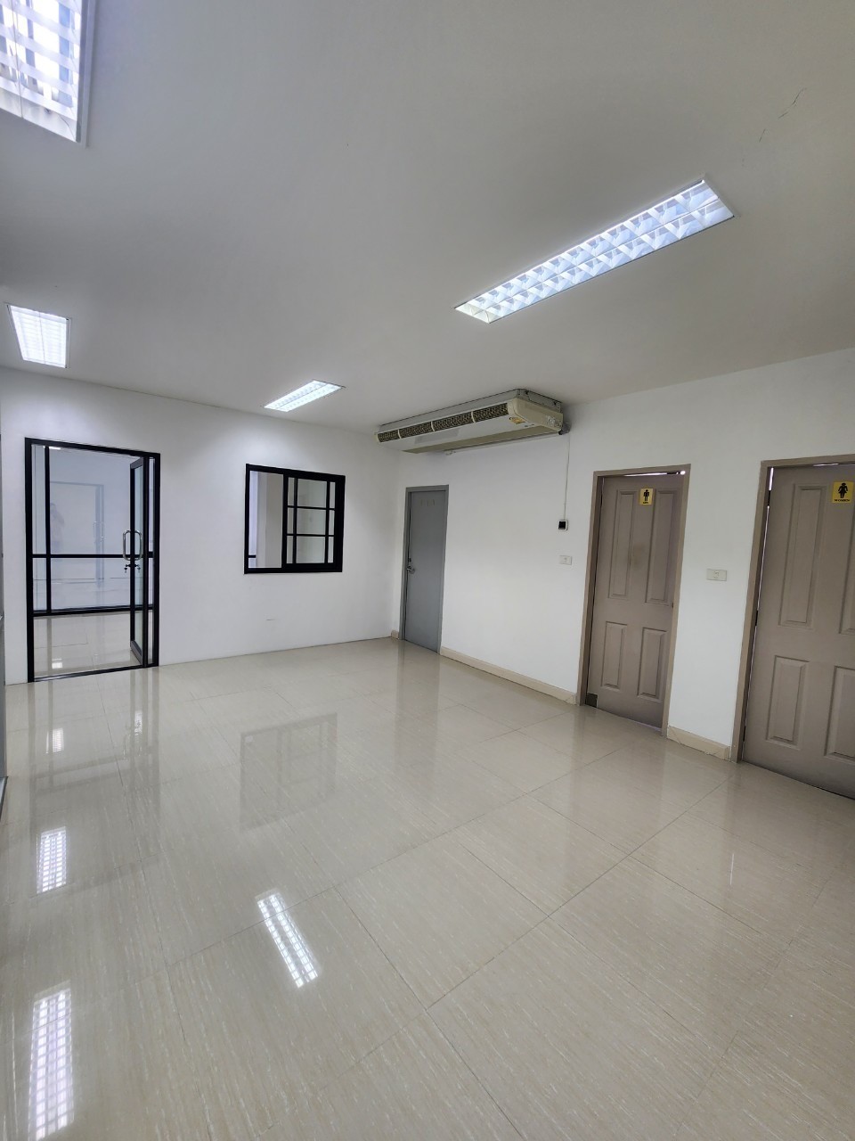  Retail Space For Rent in Bang Khlo, Bang Kho Laem, Bangkok - Image 5
