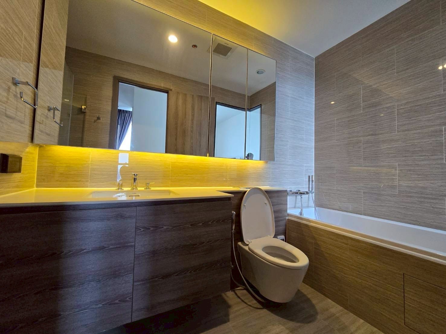 2 Bedroom Condo For Rent in Bang Chak, Phra Khanong, Bangkok - Image 10