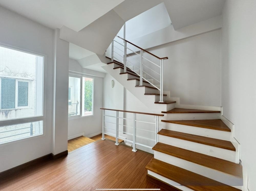 3 Bedroom House For Sale in Bang Khlo, Bang Kho Laem, Bangkok - Image 1