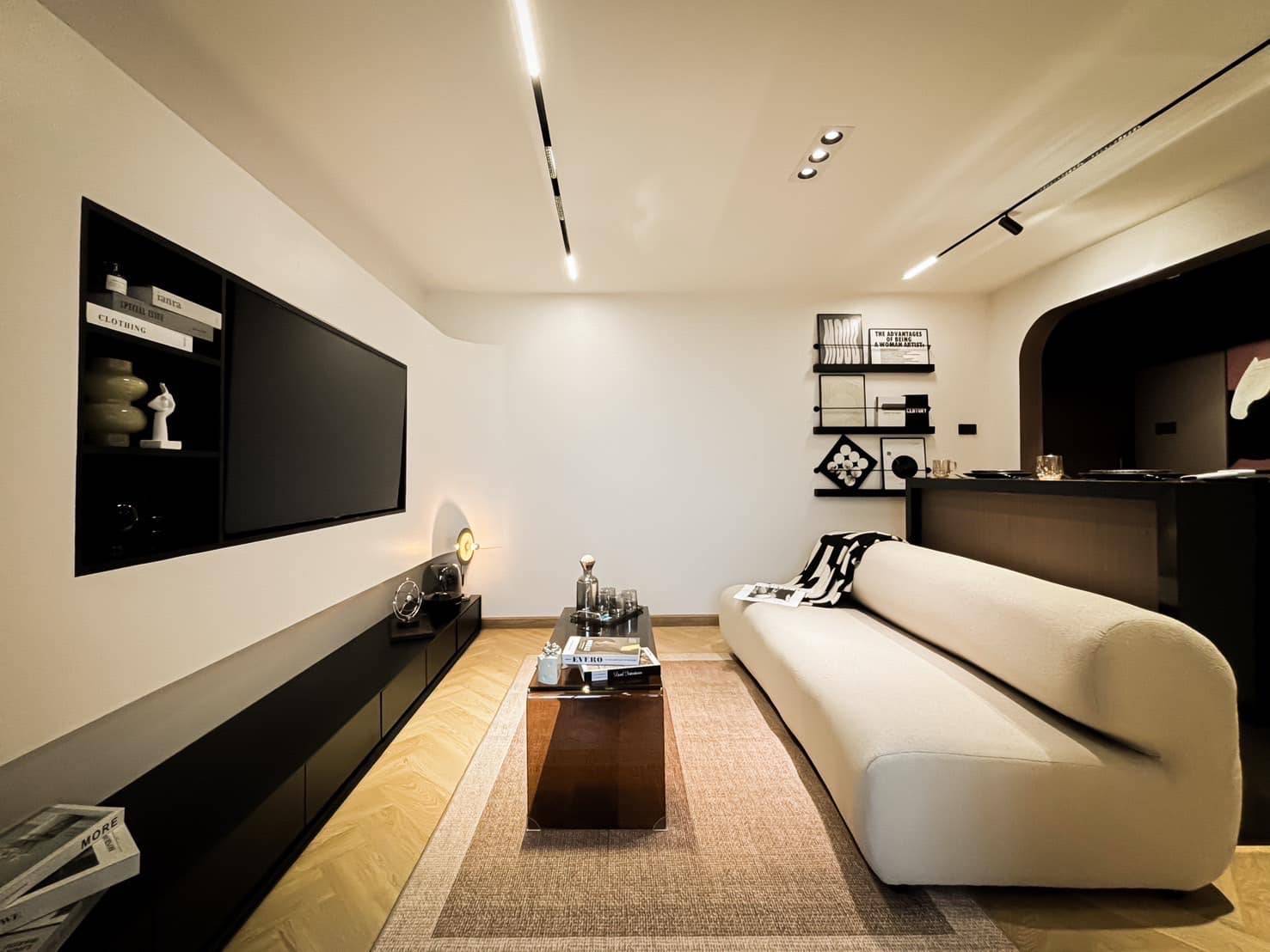 103 Condominium 2 (Soi 12) - Image 1