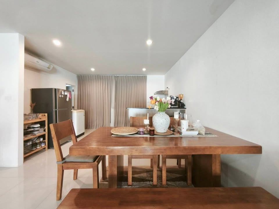 3 Bedroom Townhouse For Sale in Khlong Sam Prawet, Lat Krabang, Bangkok - Image 14