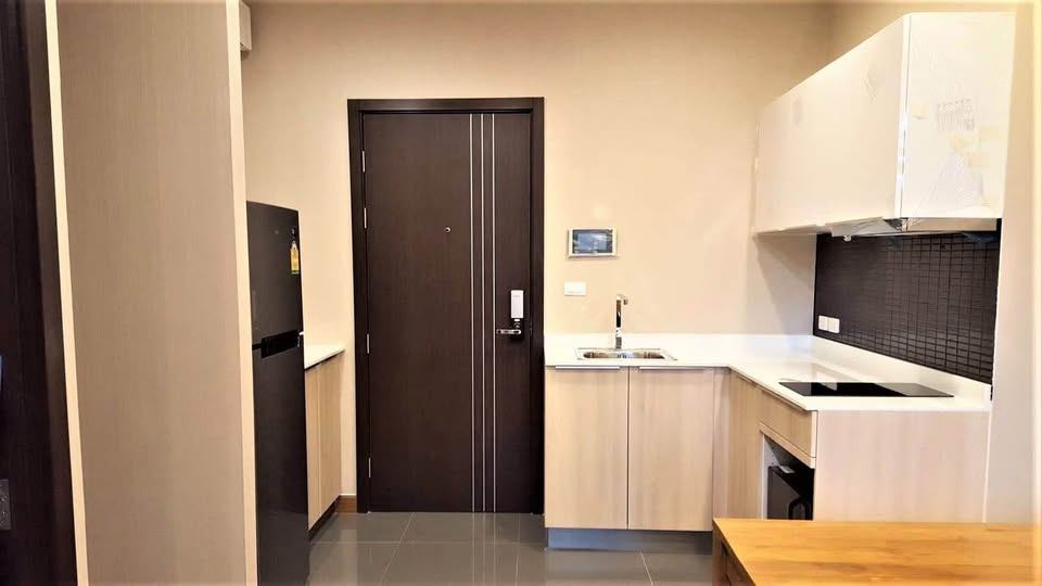 Stylish Condo - Image 3