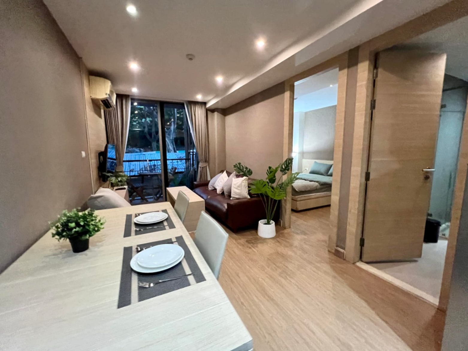 Klass Silom Condo - Image 2