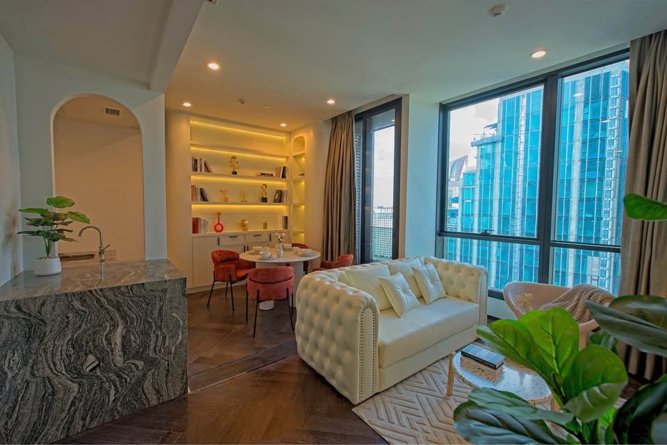 The ESSE Sukhumvit 36 - Image 3